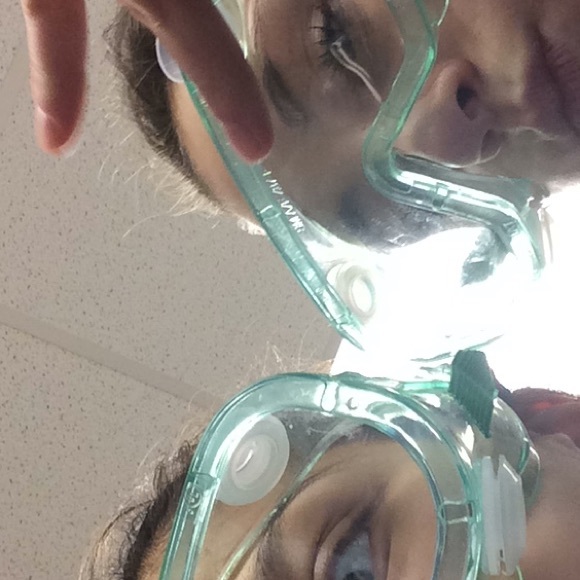 Meet your Posher, Leslie - Picture 1 of 1